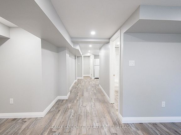 4th image of 191 Russell Ave