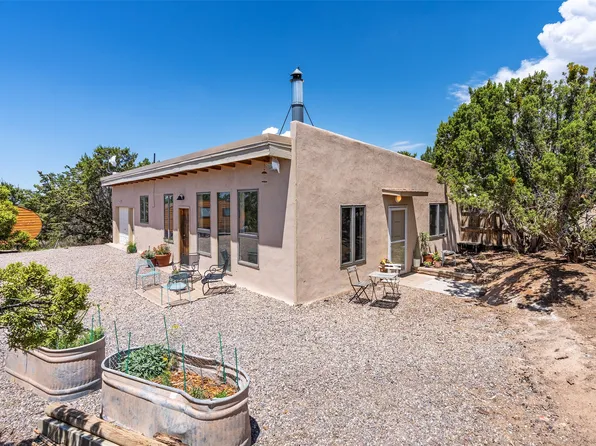 3 Gavilan Rd, Santa Fe, NM 87508