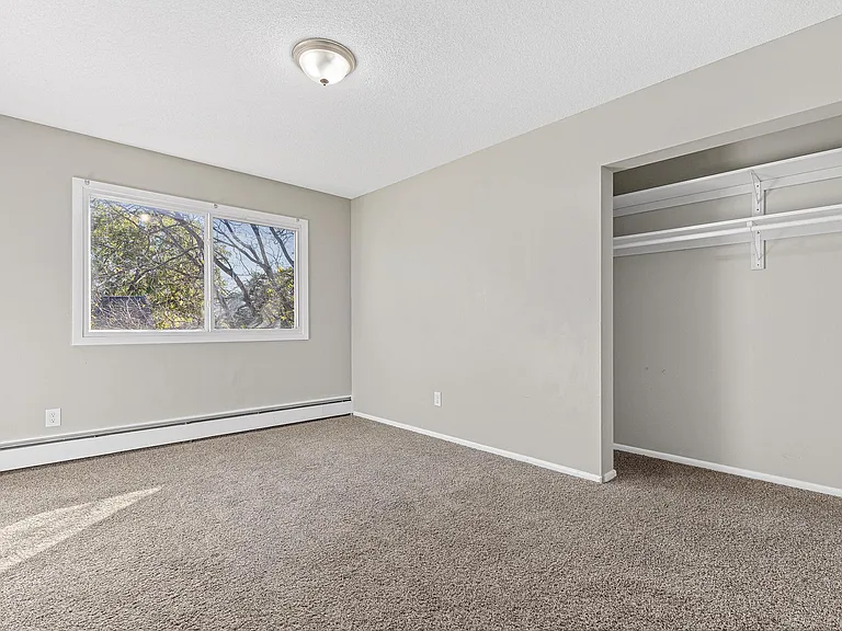 1089 York Ave #8 — Photo 8