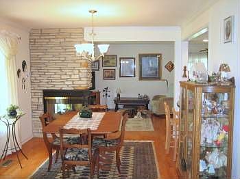 5th image of 23W255 Cambridge Ct