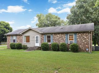 102 Creekwood Ln, Hendersonville, TN 37075
