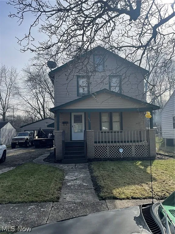 228 Maryland St NE photo 1