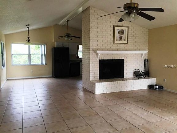 2nd image of 928 Clayton Dr