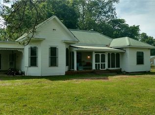 80 Chandler Dr, Moundville, AL 35474