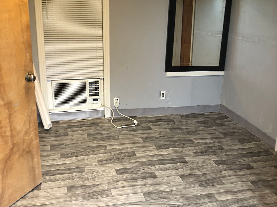 2nd image of 116 W College St #1