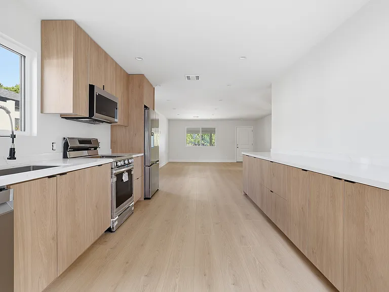 13689 Garber St — Photo 11