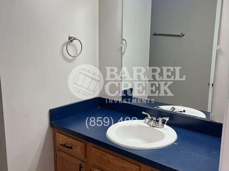 121B Highland Ct — Photo 11