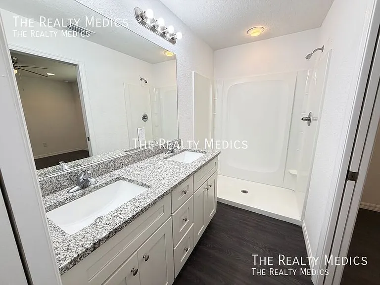 303 Sequoia Dr — Photo 12