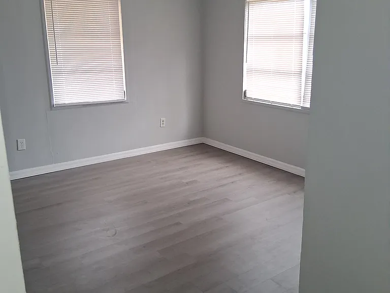 311 Bartow Rd S — Photo 10