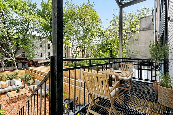 Rented by Compass | media 18