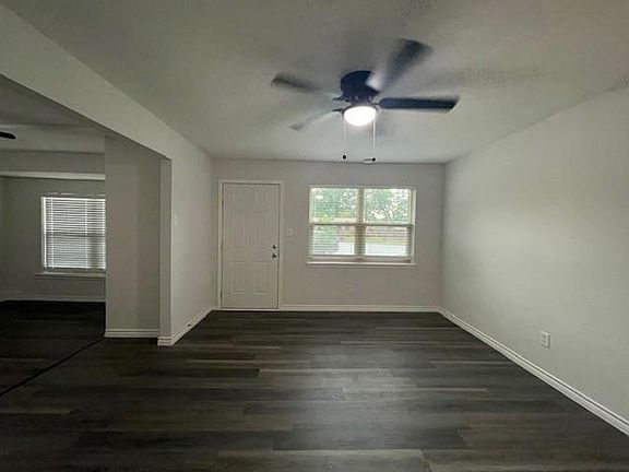 4th image of 408 Southern Ct