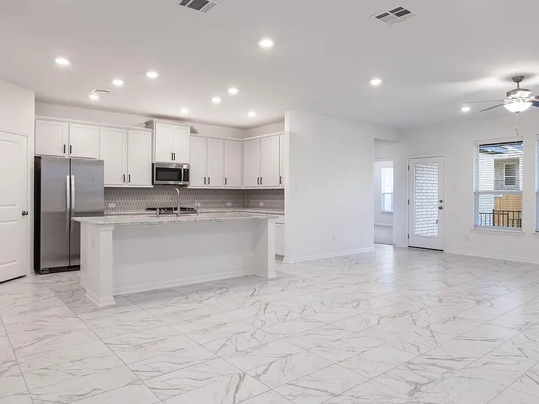 309 Barton Oak Trl — Photo 7