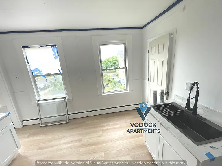 14 Crown St #2E — Photo 3