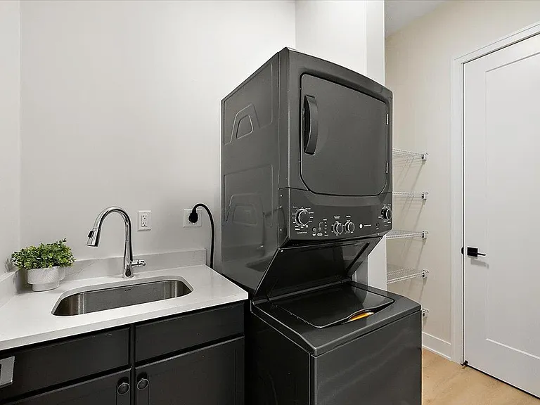 1760 E Auburn Rd #3A — Photo 25