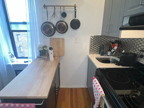 4th image of 350 E 53rd St APT 4B