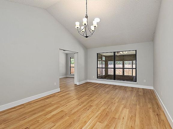 3rd image of 7814 Fawn Brook Cir W