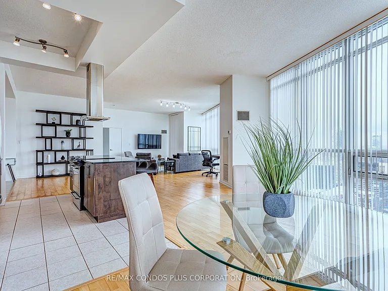 65 Bremner Blvd #5303 — Photo 8
