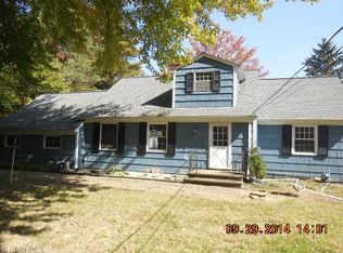 9323 Usher Rd, Olmsted Township, OH 44138