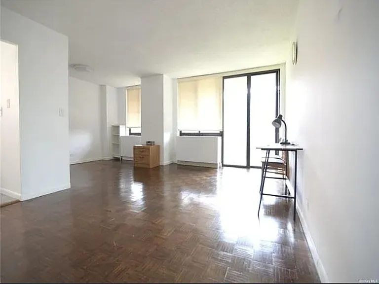 13835 Elder Ave #11DA — Photo 2