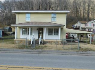 83 Mate Creek Rd, Matewan, WV 25692