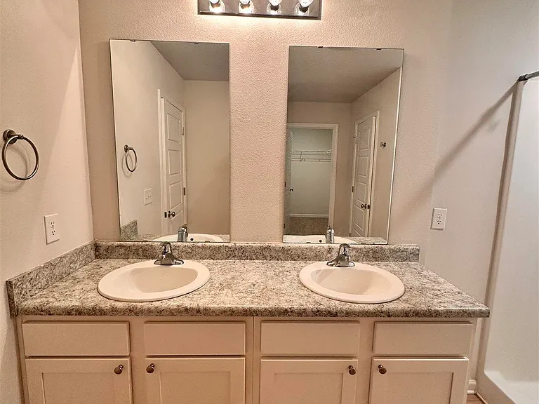 1040 Lovebird Ct — Photo 11