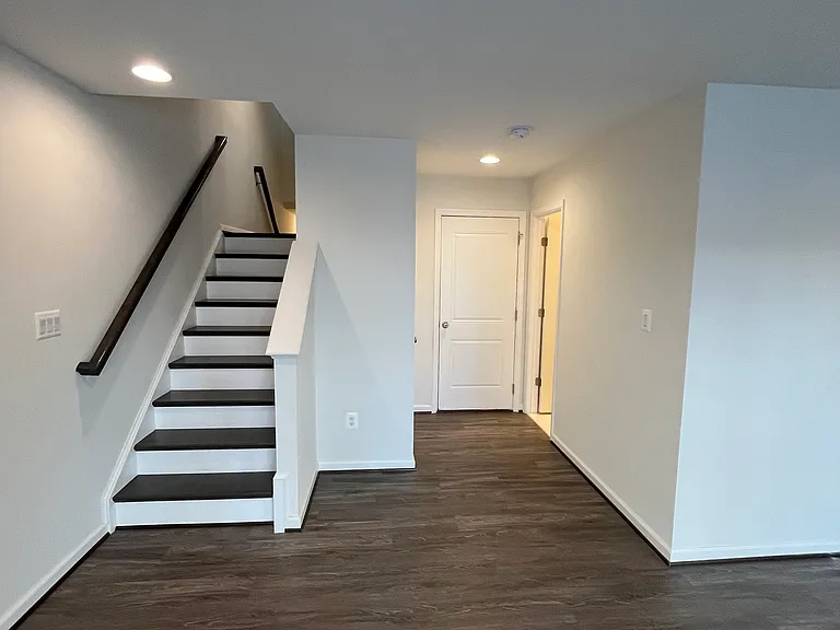 8196 Maude Ln — Photo 25