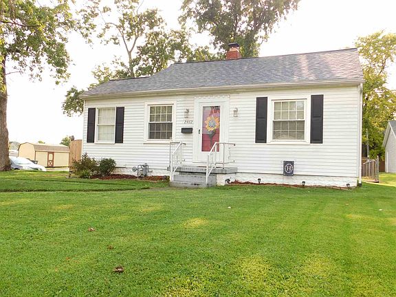5th image of 2462 N Evans Ave