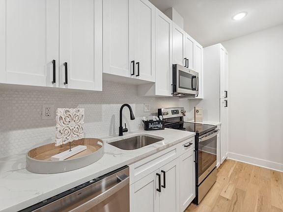 5th image of 1621 T St SE #6
