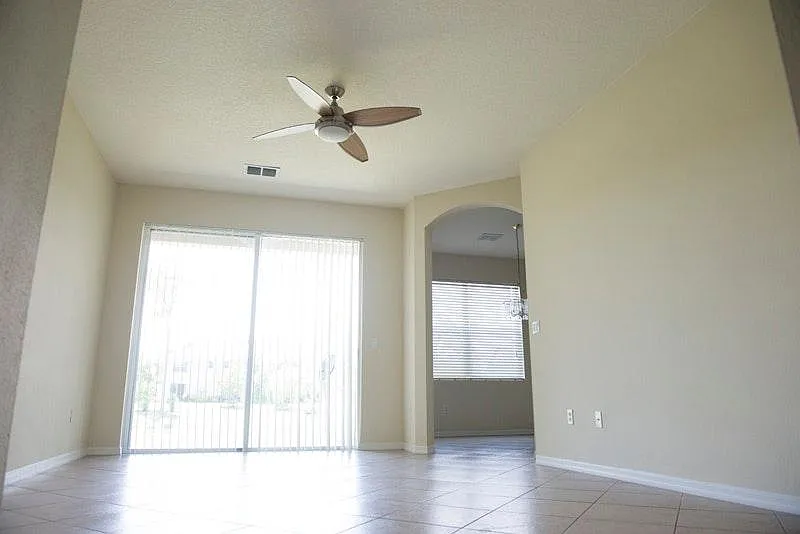 909 Seminole Palms Drive — Photo 2