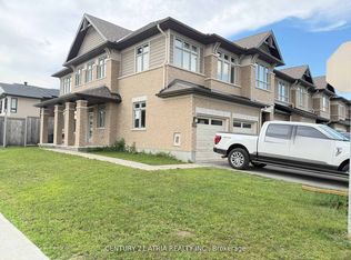 534 Triangle St, Ottawa, ON K2S1B9