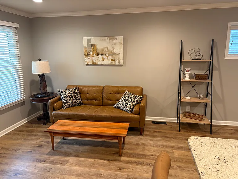 423 E Brandeis Ave — Photo 6