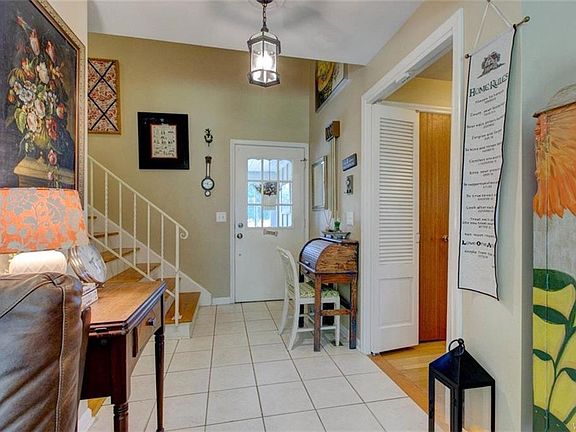 4th image of 5 Georgetown Ct