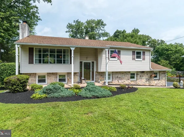 2301 Welsh Dr, Sanatoga, PA 19464