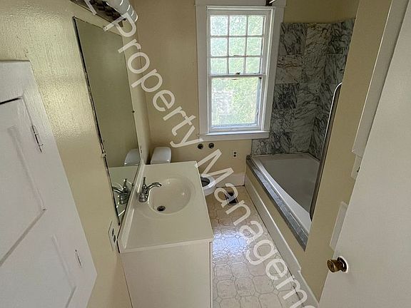 5th image of 127 S Bond St