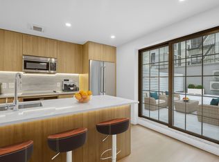 359 W 48th St #GDN101, New York, NY 10036