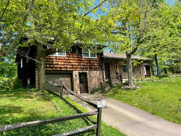 608 Skyview Dr, Clarksburg, WV 26301