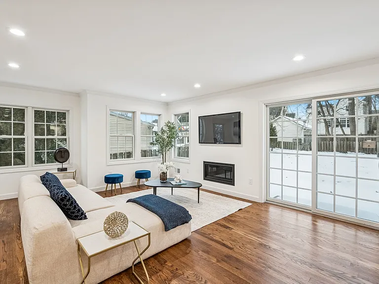 161 Myrtle Ave — Photo 11