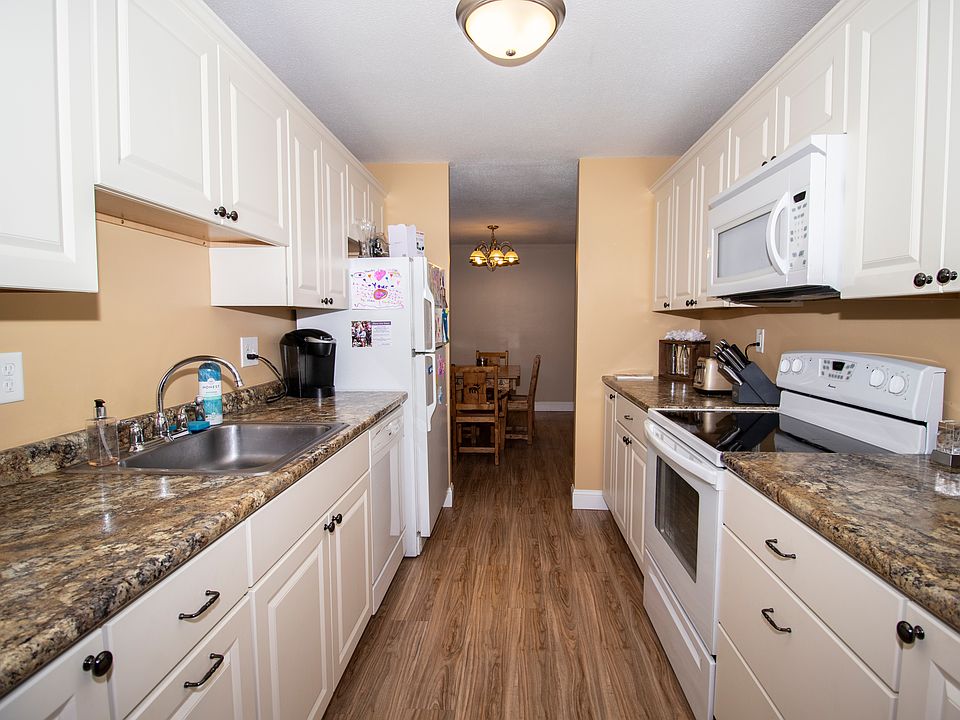 1st image of 4 Pembroke Dr Unit 19