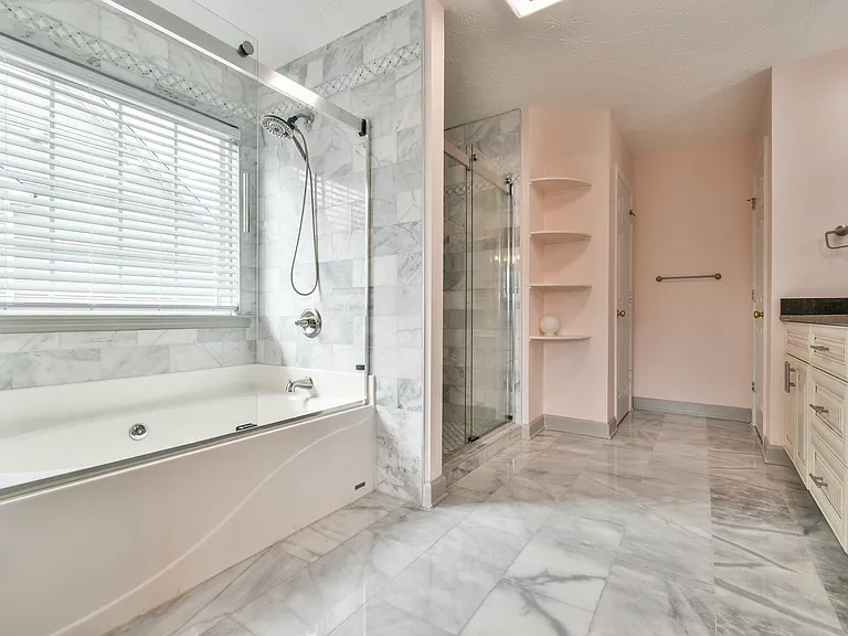 778 Roxholly Ln — Photo 20