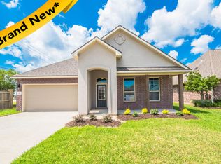 101 Forest Grove Dr, Youngsville, LA 70592