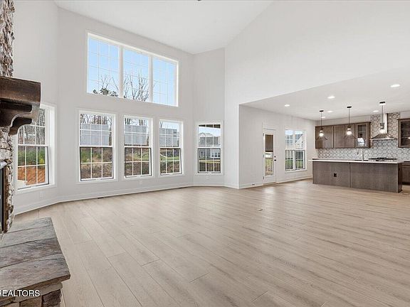4th image of 2656 Windjammer Ln