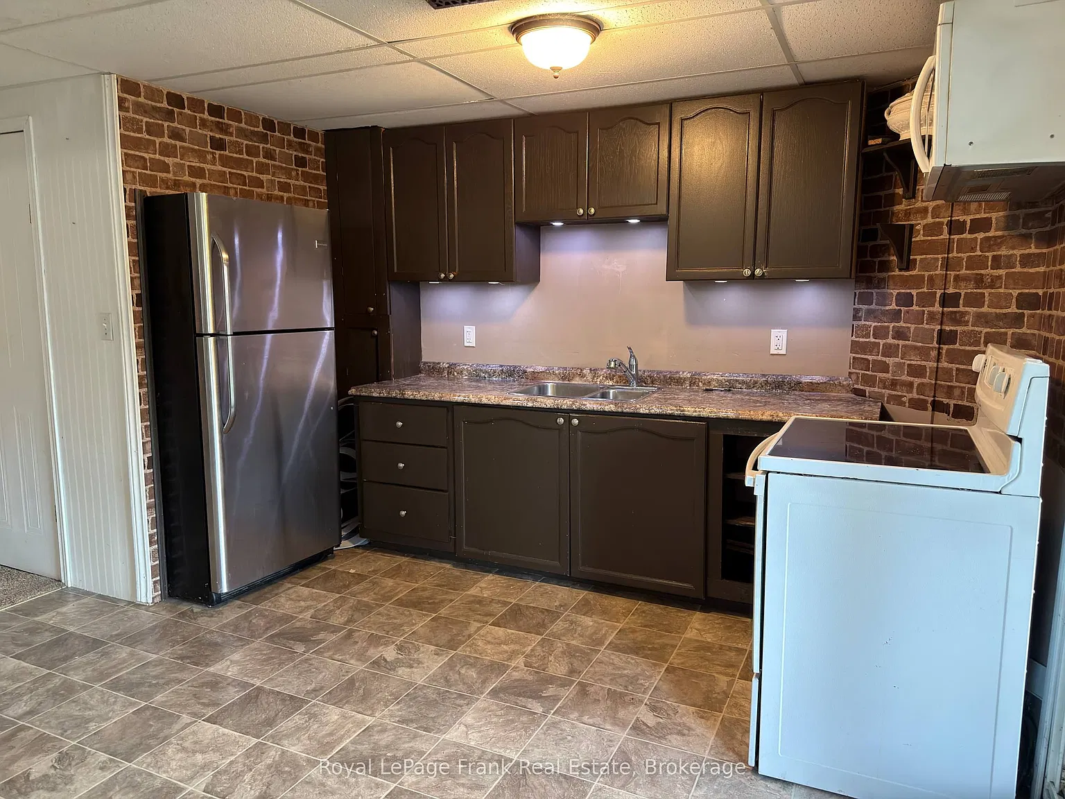 2 bed, $1,690 — Photo 2