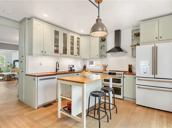 1207 Chalkstone Ave, Providence, RI 02908
