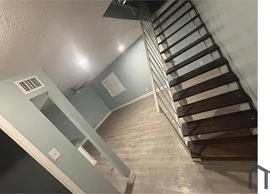 2 bed, 875 sqft, $1,050 — Photo 3