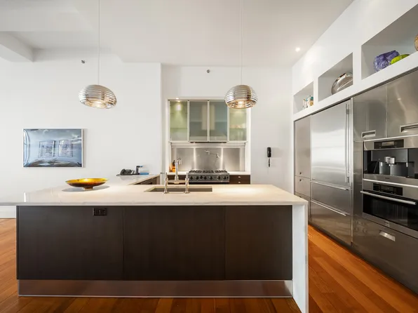 15 East 26th Street image 3 of 17