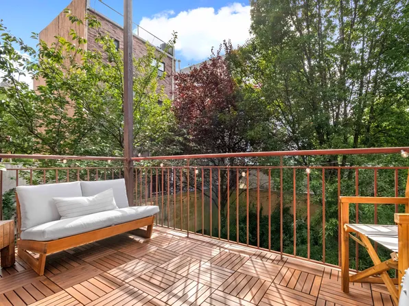 151 Manhattan Avenue image 4 of 7