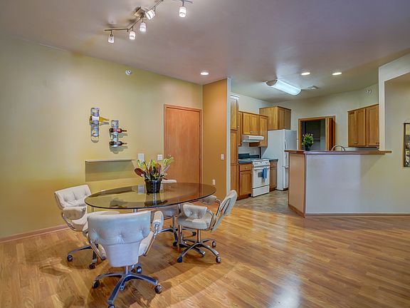 5th image of 3018 Yarmouth Greenway Dr APT 110