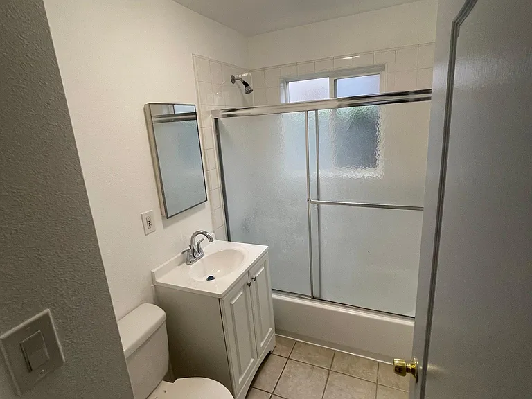 217 E Taylor St — Photo 7