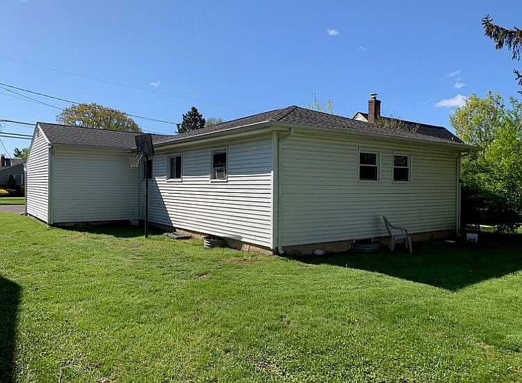 2nd image of 33 Crestwood Blvd
