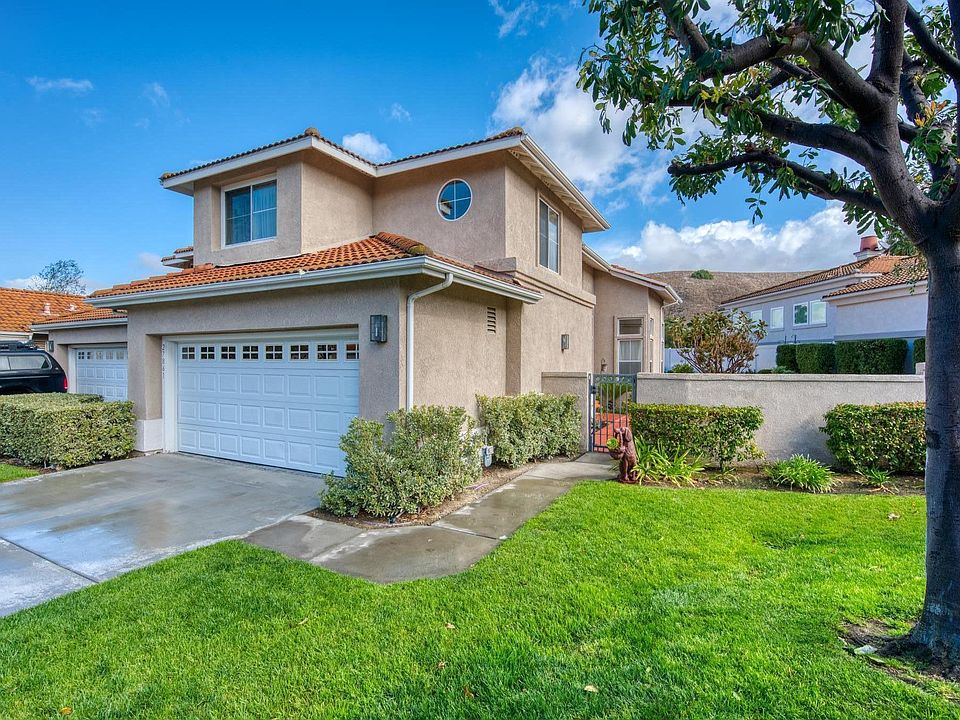 Two-car garage, nice long driveway
